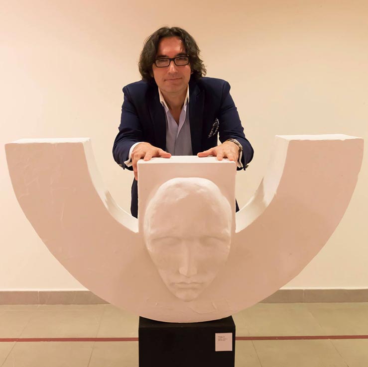 El escultor zaragozano Ortiz Remacha sumerge la Sala Bantierra en la “mitológica Edad del Oro” con sus obras