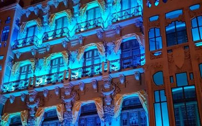 La Sede de la Fundación Caja Rural de Aragón se iluminó de azul el Día Mundial del Autismo