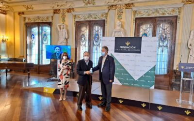 José Verón fue homenajeado por la AAE en Caja Rural de Aragón