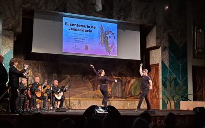 Alumnos e invitados rinden homenaje en Caja Rural de Aragón a la figura del gran jotero Jesús Gracia