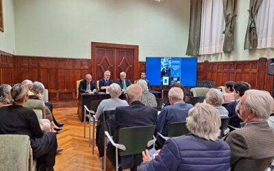 Fernando Vallejo presentó su nuevo poemario en Caja Rural de Aragón